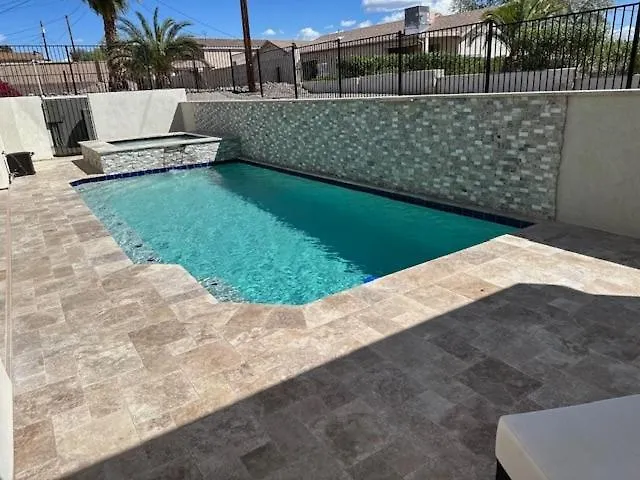 Ferienhaus Beautiful New Construction - New Pool & Spa! Lake Havasu City