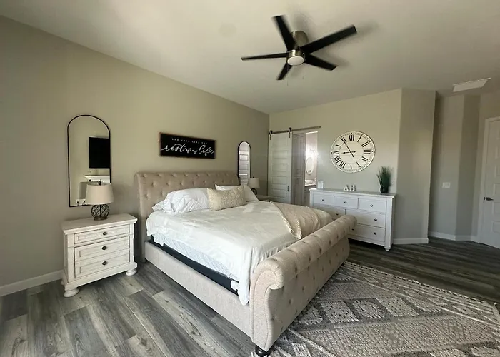 Beautiful New Construction - New Pool & Spa! *
