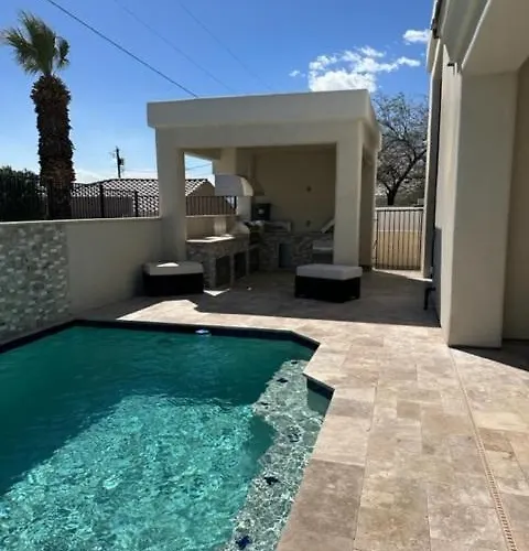 Ferienhaus Beautiful New Construction - New Pool & Spa!