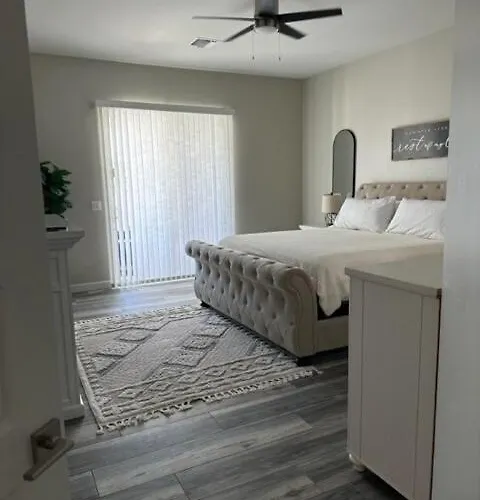 Beautiful New Construction - New Pool & Spa! Lake Havasu City
