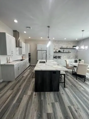 Beautiful New Construction - New Pool & Spa! Ferienhaus