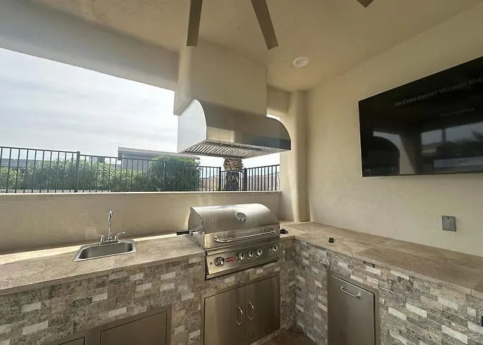 Ferienhaus Beautiful New Construction - New Pool & Spa! *
