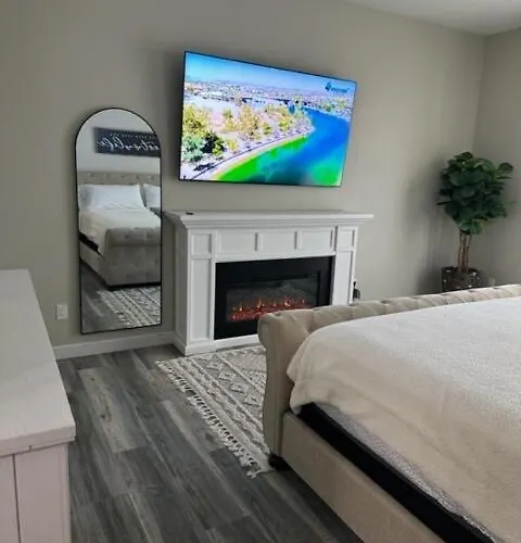 Ferienhaus Beautiful New Construction - New Pool & Spa! Lake Havasu City