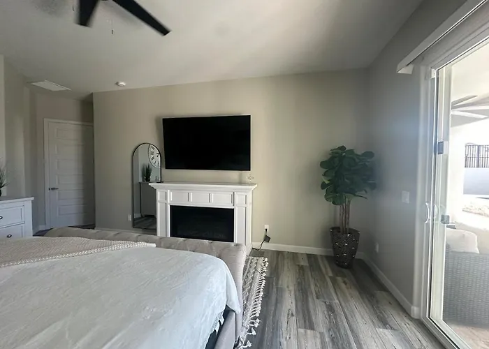 Beautiful New Construction - New Pool & Spa! *