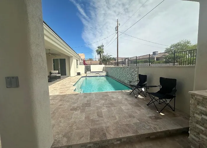 Ferienhaus Beautiful New Construction - New Pool & Spa! Lake Havasu City